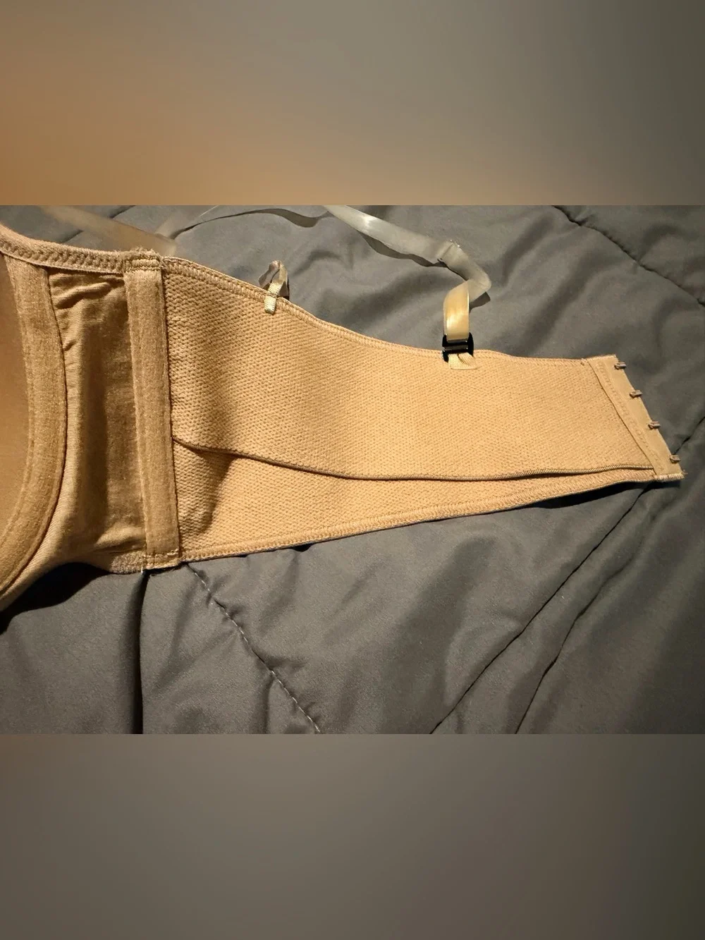 Seamless Nude Strapless Convertible Bra with Removable Straps